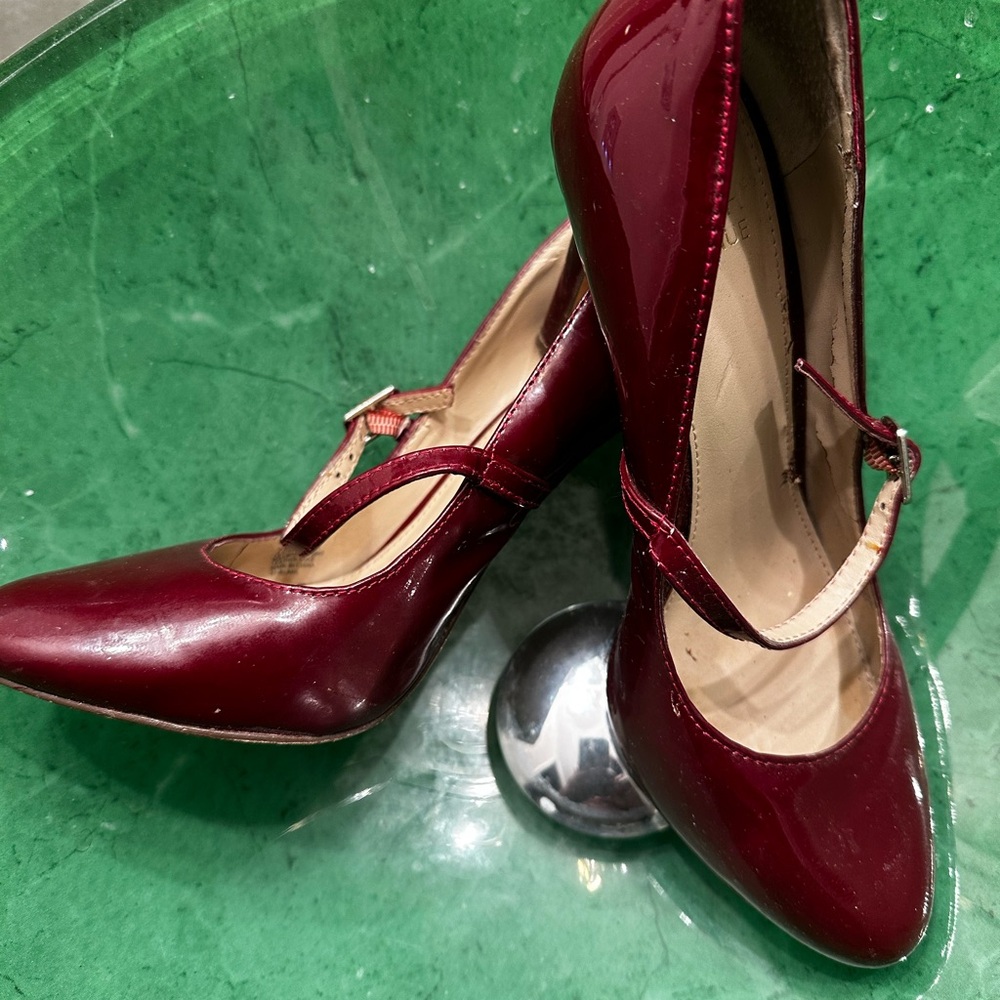 Saks fifth avenue shoes I good condition - Picture 5 of 6